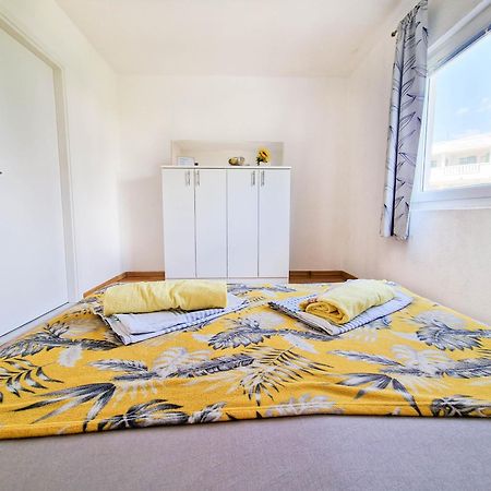 Flip - Flop Appartement Novalja Buitenkant foto